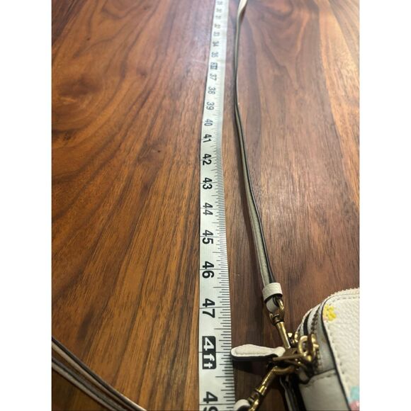 Coach Women's White Floral Kira Crossbody Bag And Matching Wallet NWOT - Picture 2 of 15